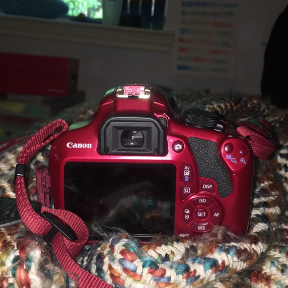 Canon T5i Camera - Picture 2 of 3